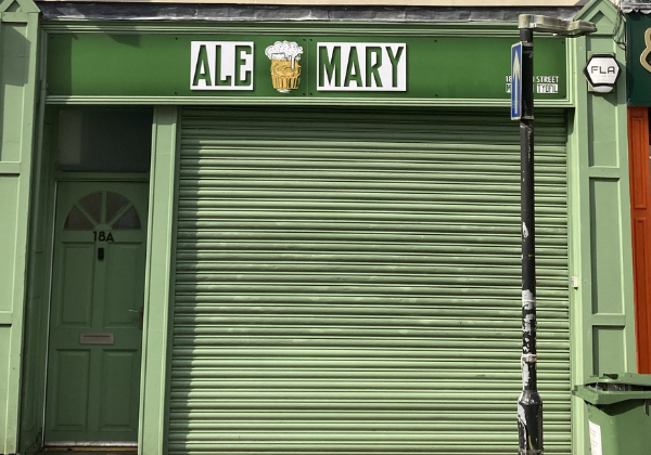 18 High Street  logo