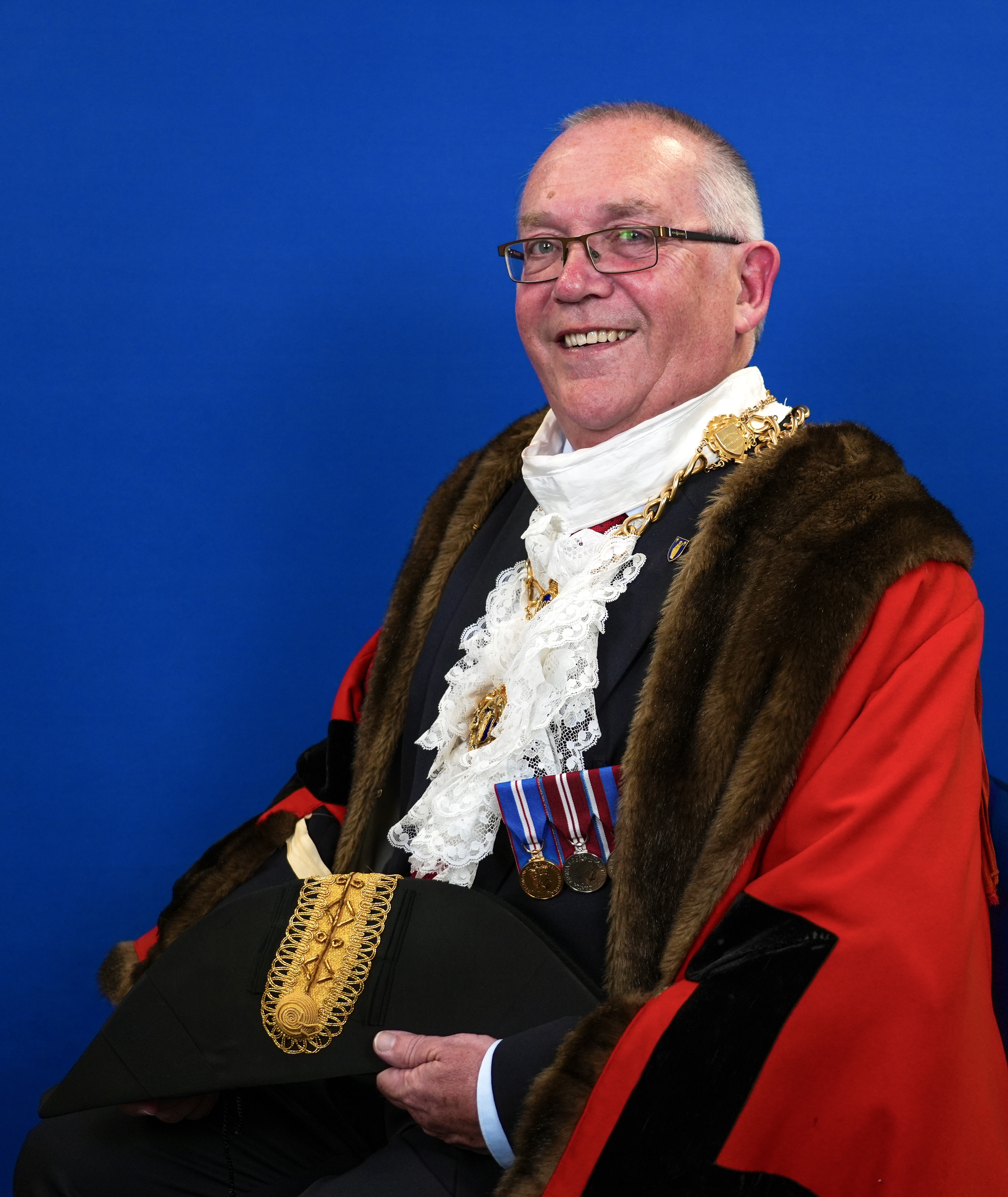 Mayor 26 27